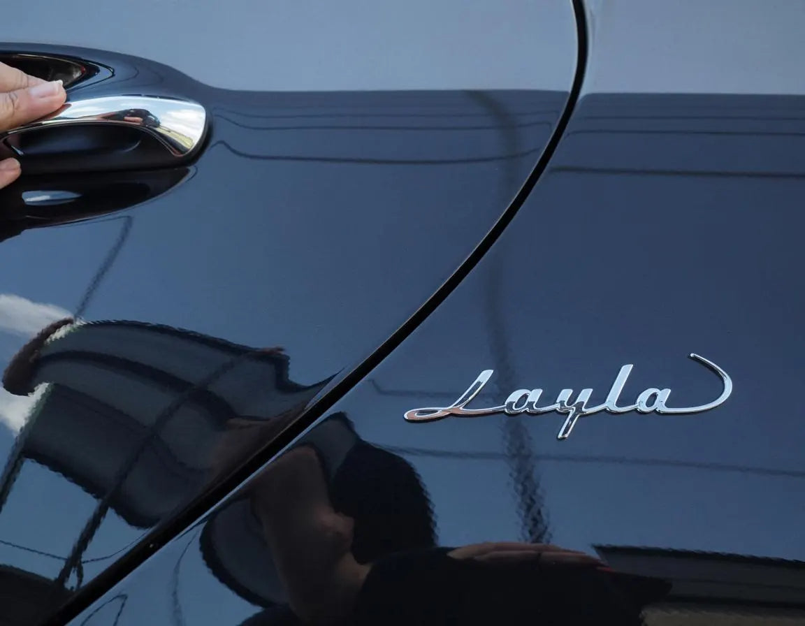 Personalisierte Autoembleme aus Metall